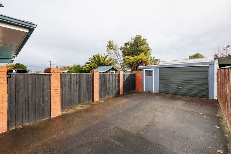 Photo of property in 98 Lethbridge Street, Feilding, 4702