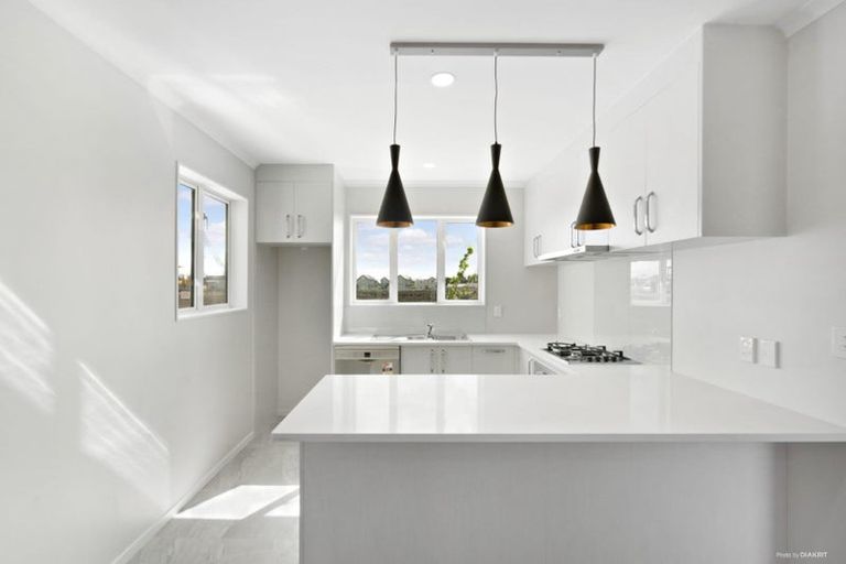 Photo of property in 20 Saddleback Crescent, Papakura, 2110