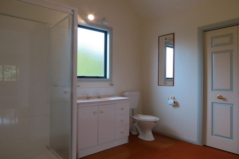 Photo of property in 27 Taurua Place, Coromandel, 3506