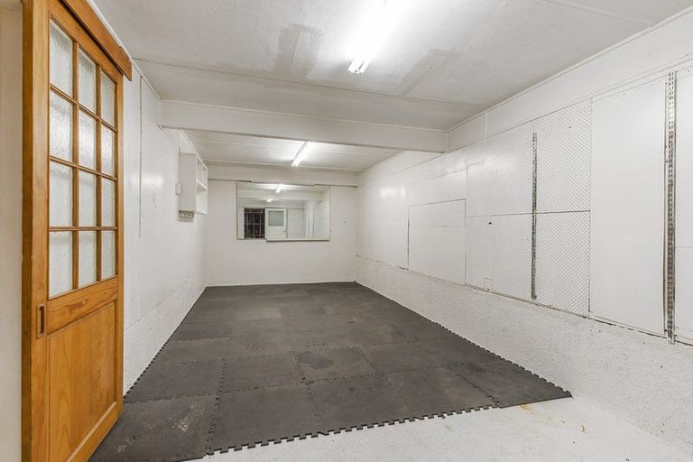 Photo of property in 44 Kahu Road, Paremata, Porirua, 5024