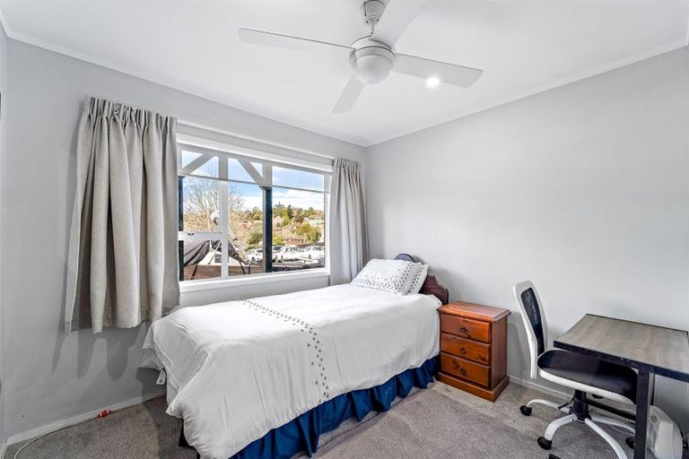 Photo of property in 2/109 Oaktree Avenue, Browns Bay, Auckland, 0630