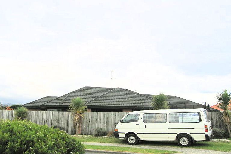 Photo of property in 14 Beach Haven Place, Paraparaumu Beach, Paraparaumu, 5032
