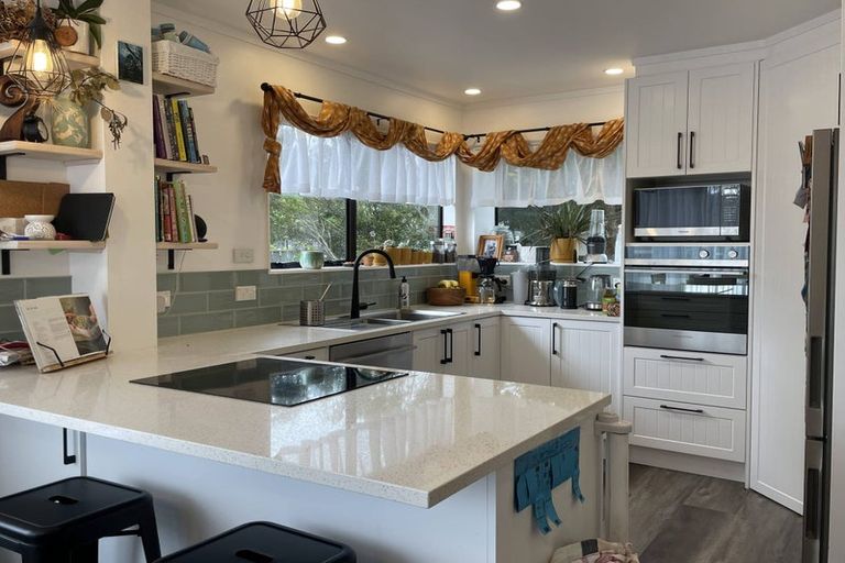 Photo of property in 79 Sea Vista Drive, Pukerua Bay, 5026