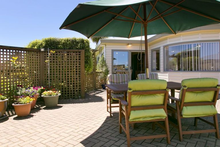 Photo of property in 2/2 Astelia Way, Waipahihi, Taupo, 3330