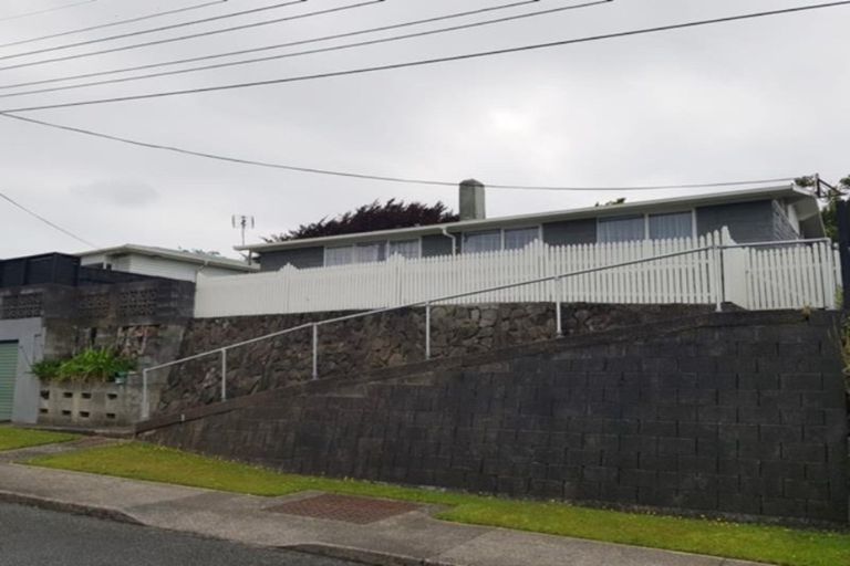 Photo of property in 1 Fernleigh Street, Ferndale, New Plymouth, 4310