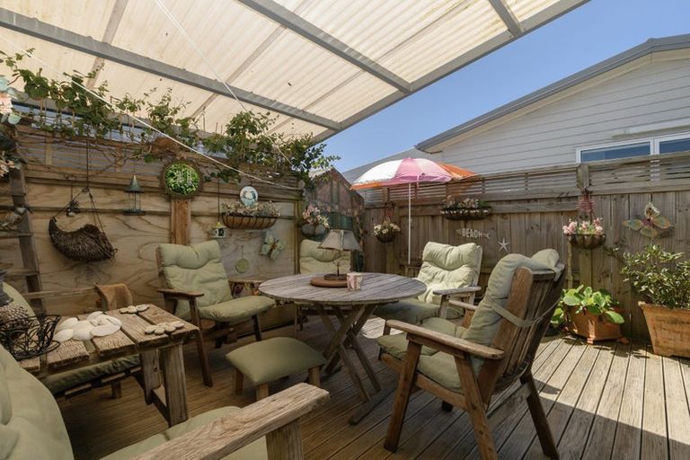 Photo of property in 11 Kamahi Crescent, Papamoa Beach, Papamoa, 3118