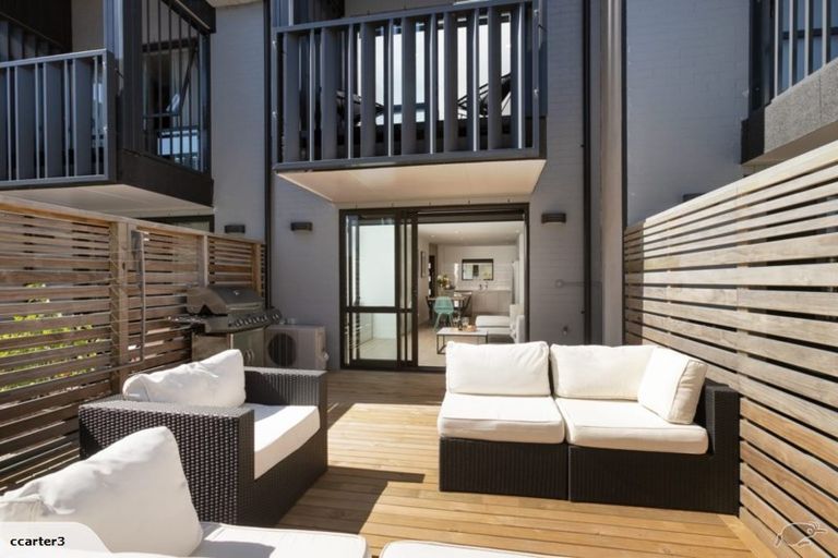 Photo of property in 47 Carder Court, Hobsonville, Auckland, 0618