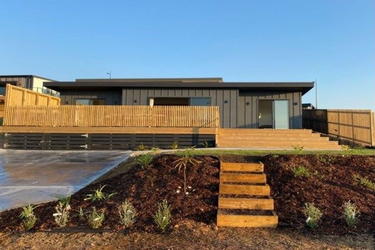 Photo of property in 33 Omahina Street, Raglan, 3225