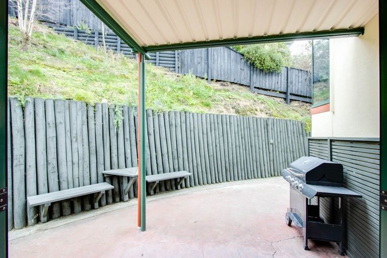 Photo of property in 3b Laing Cove, Havelock North, 4130