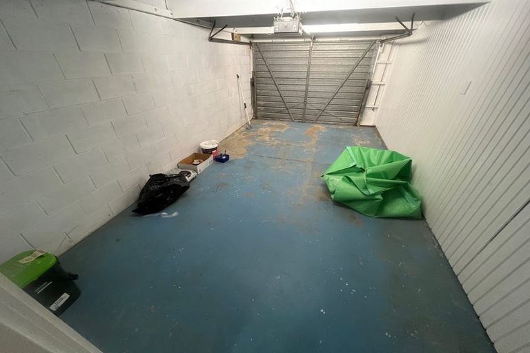 Photo of property in 2/19 Gulf Crest, Bucklands Beach, Auckland, 2012