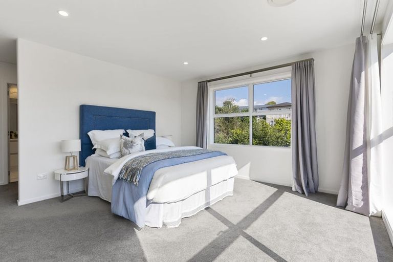Photo of property in 52a Sycamore Drive, Sunnynook, Auckland, 0620