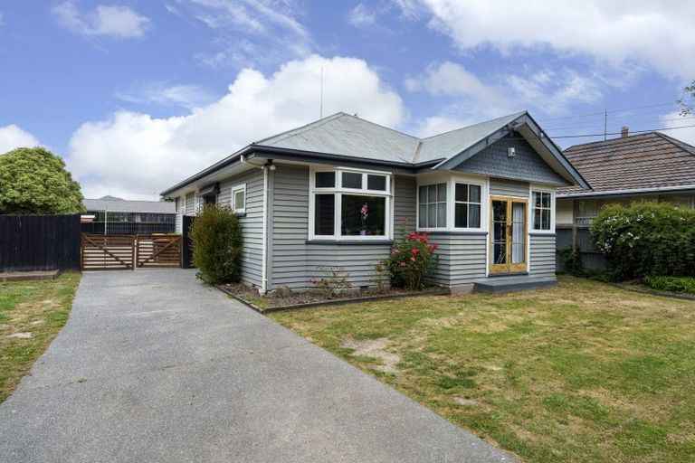 Photo of property in 16 Lincoln Road, Hillmorton, Christchurch, 8024