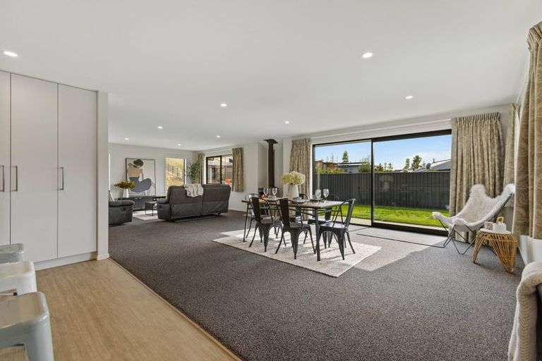 Photo of property in 58 Stratford Drive, Mount Pisa, Cromwell, 9383