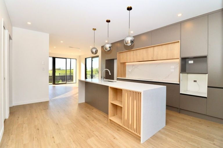 Photo of property in 59 Karaka Village Parade, Karaka, 2580