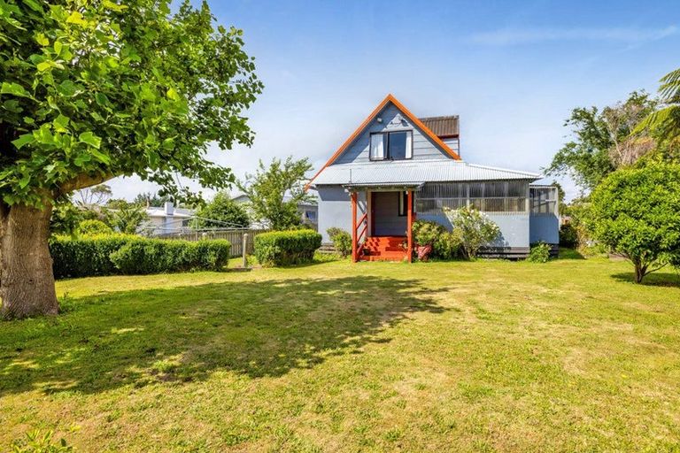 Photo of property in 16 Ropata Street, Hawera, 4610