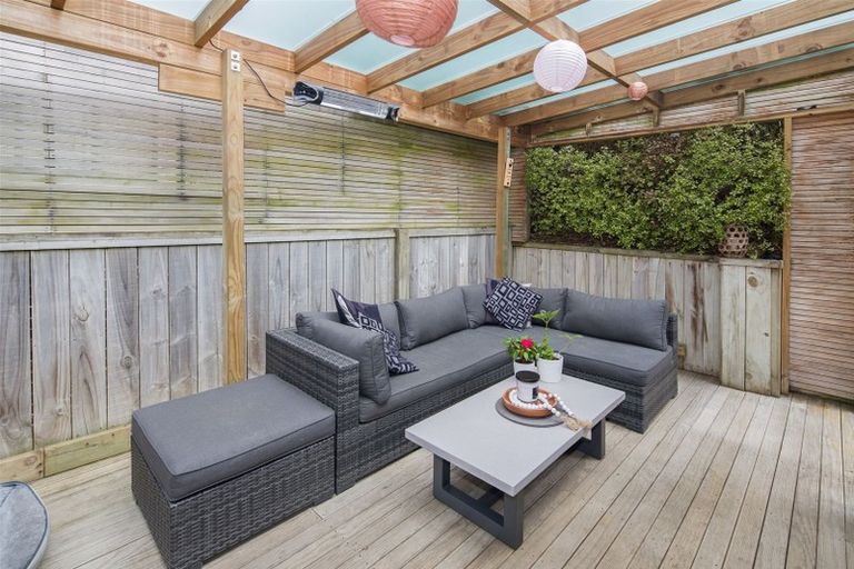 Photo of property in 35 Hindmarsh Street, Johnsonville, Wellington, 6037