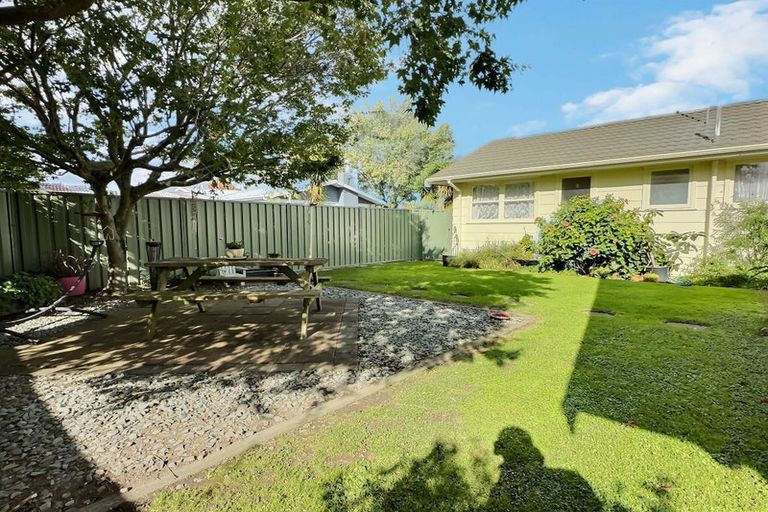 Photo of property in 21 Frickleton Street, Taradale, Napier, 4112