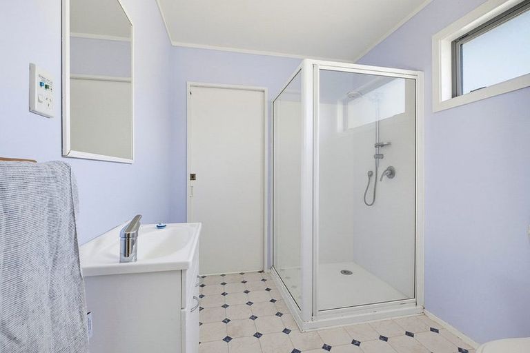 Photo of property in 128 Pikarere Street, Titahi Bay, Porirua, 5022
