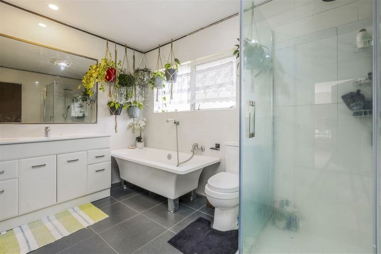 Photo of property in 3/49 Seabrook Avenue, New Lynn, Auckland, 0600