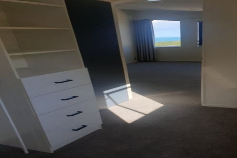 Photo of property in 3a Bury Grove, Strathmore Park, Wellington, 6022