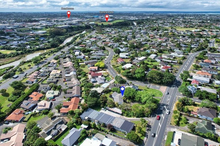 Photo of property in 140 Edmonton Road, Te Atatu South, Auckland, 0610