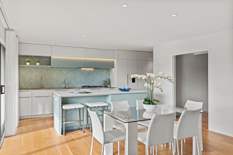 Photo of property in 2 Ranui Crescent, Diamond Harbour, Lyttelton, 8971