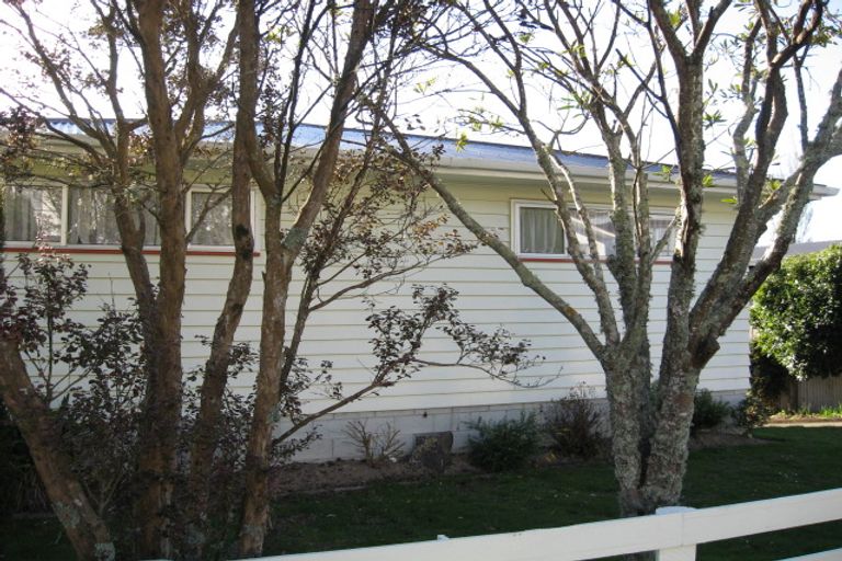 Photo of property in 20 Holland Street, Wainuiomata, Lower Hutt, 5014