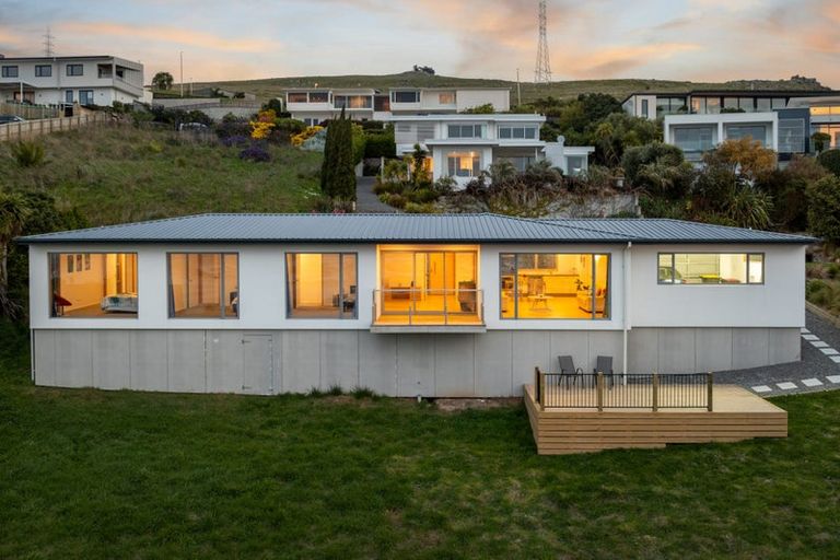 Photo of property in 5 Stoneyridge Close, Mount Pleasant, Christchurch, 8081