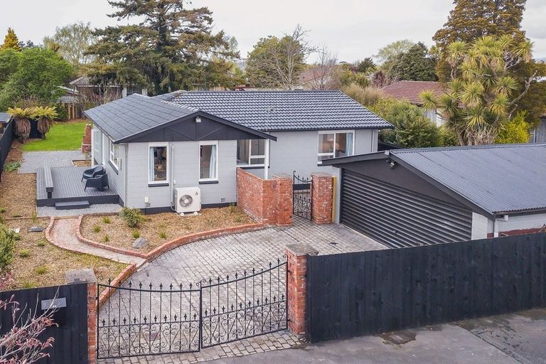 Photo of property in 15a Monteath Place, Redwood, Christchurch, 8051