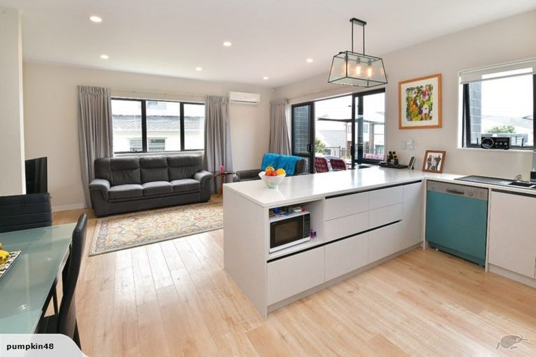 Photo of property in 18 Kaipuke Crescent, Gulf Harbour, Whangaparaoa, 0930