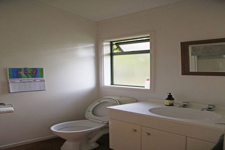 Photo of property in 1 Churchouse Road, Greenhithe, Auckland, 0632