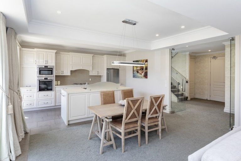 Photo of property in 152 Merivale Lane, Merivale, Christchurch, 8014