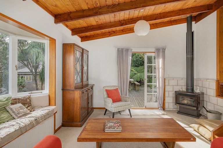 Photo of property in 5b Pohutukawa Grove, Whitianga, 3510