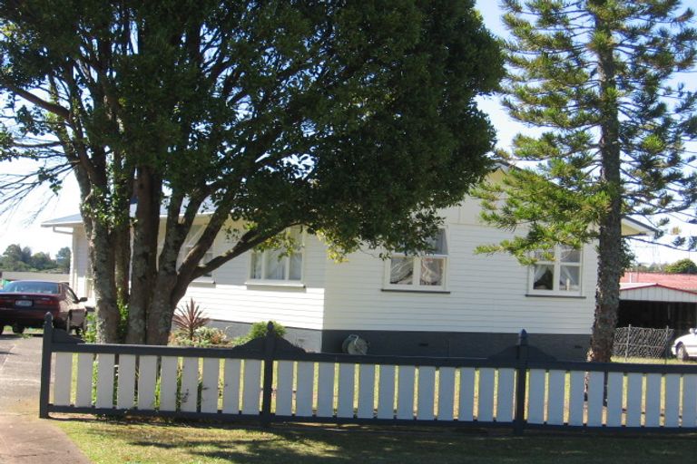 Photo of property in 78 Cobham Crescent, Kelston, Auckland, 0602