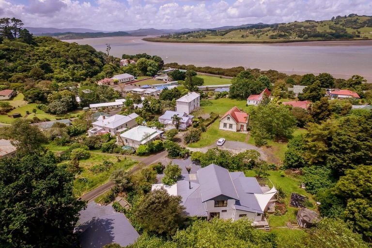 Photo of property in 5 Kirkpatrick Street, Kohukohu, 0491