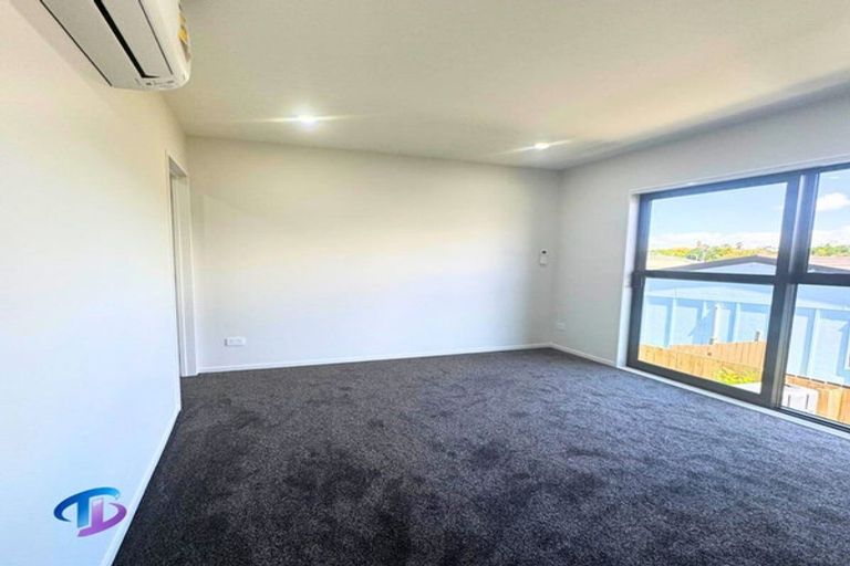 Photo of property in 33 Wai Iti Place, Clendon Park, Auckland, 2103