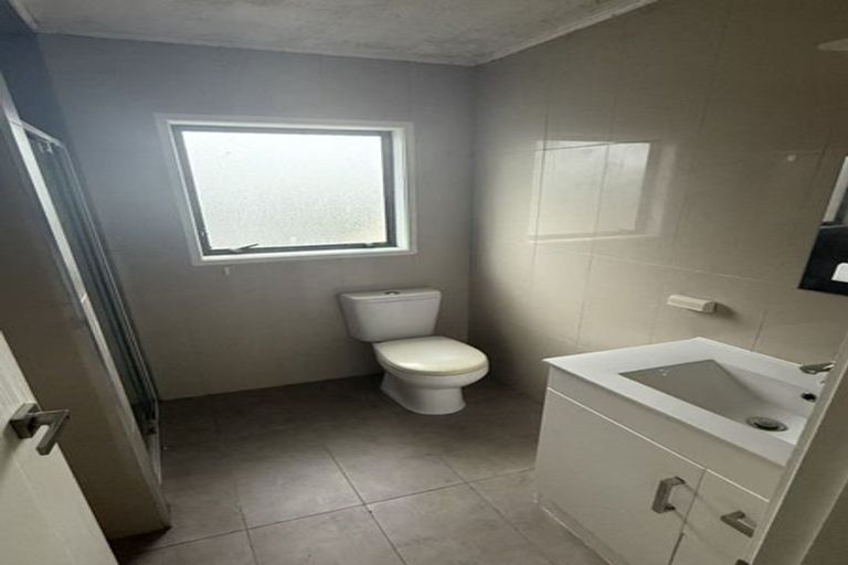 Photo of property in 19 Crosby Road, West Harbour, Auckland, 0618