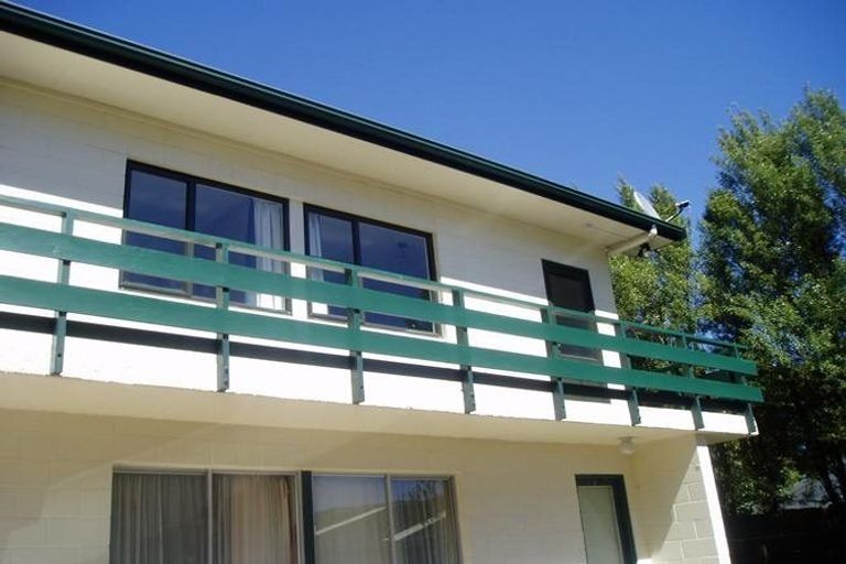 Photo of property in 4/12 Wood Street, Wallaceville, Upper Hutt, 5018