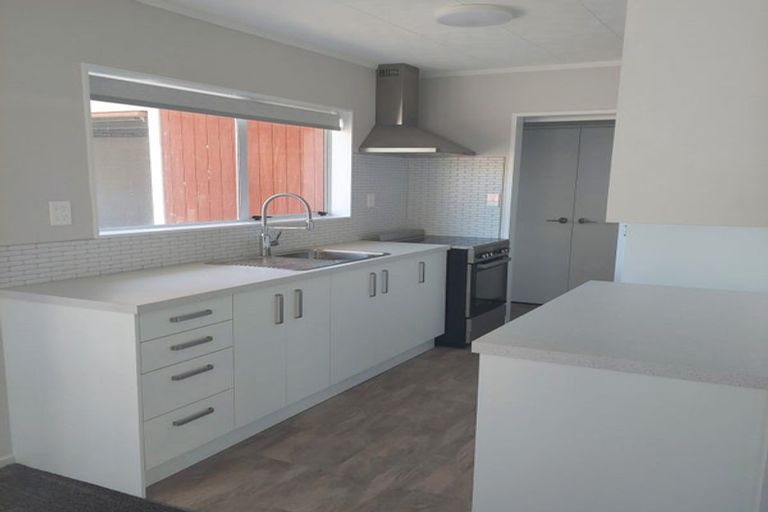 Photo of property in 29b Aquarius Drive, Kawaha Point, Rotorua, 3010