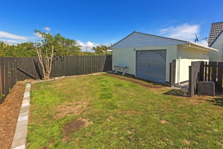 Photo of property in 9 Toporoa View, Ascot Park, Porirua, 5024