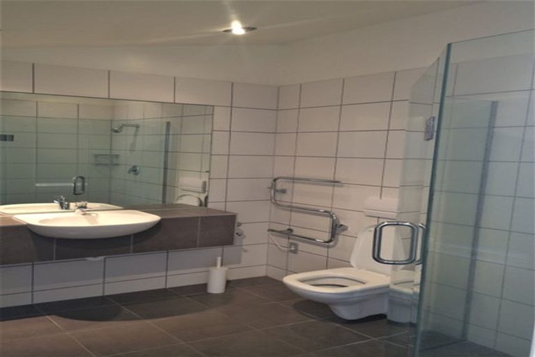 Photo of property in 23 Churchill Road, Murrays Bay, Auckland, 0630