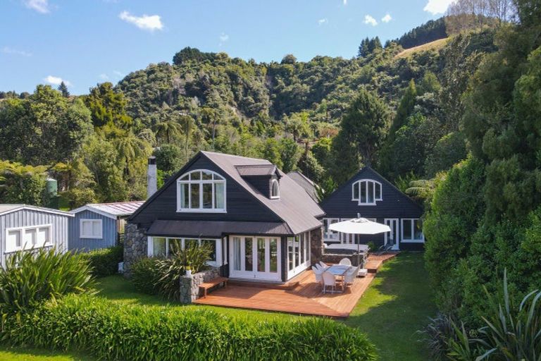 Photo of property in 113 Spencer Road, Lake Tarawera, Rotorua, 3076