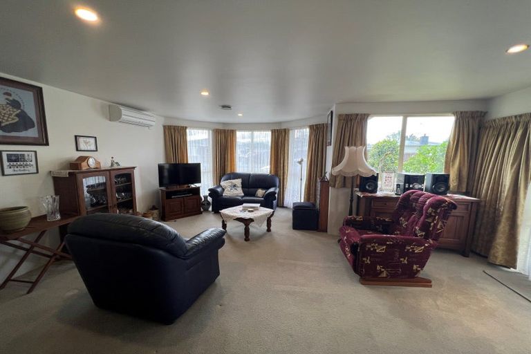 Photo of property in 32 Waterloo Street, Dannevirke, 4930