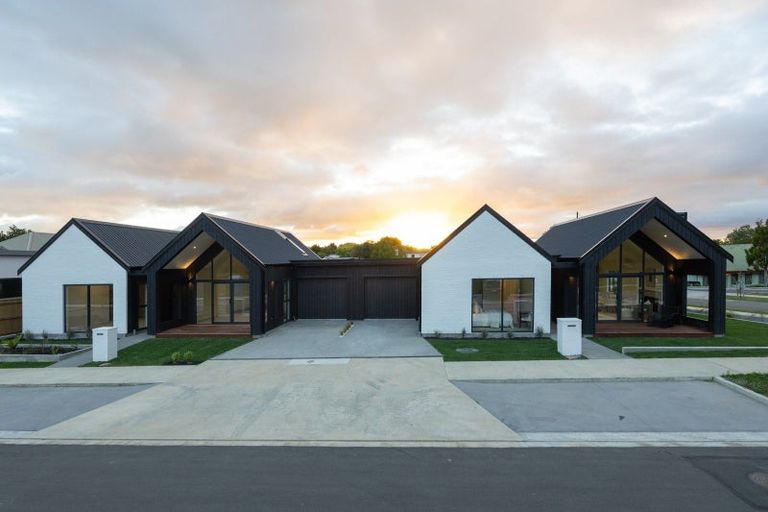 Photo of property in 42 Kanuka Drive, Hokowhitu, Palmerston North, 4410