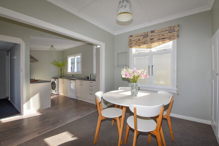 Photo of property in 107 Broadway, Carterton, 5713