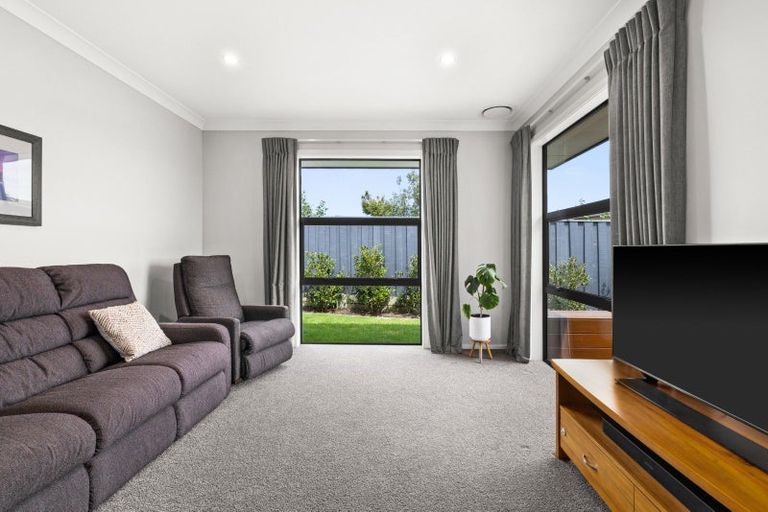 Photo of property in 45a Arataki Road, Havelock North, 4130