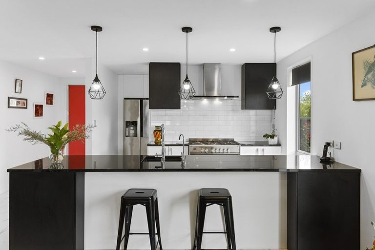 Photo of property in 5a Shillingford Boulevard, Rolleston, 7615