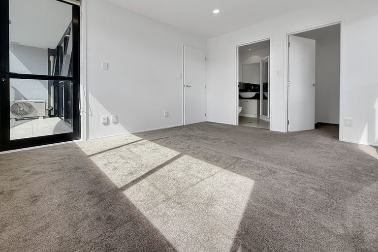 Photo of property in 2h/175 Hurstmere Road, Takapuna, Auckland, 0622