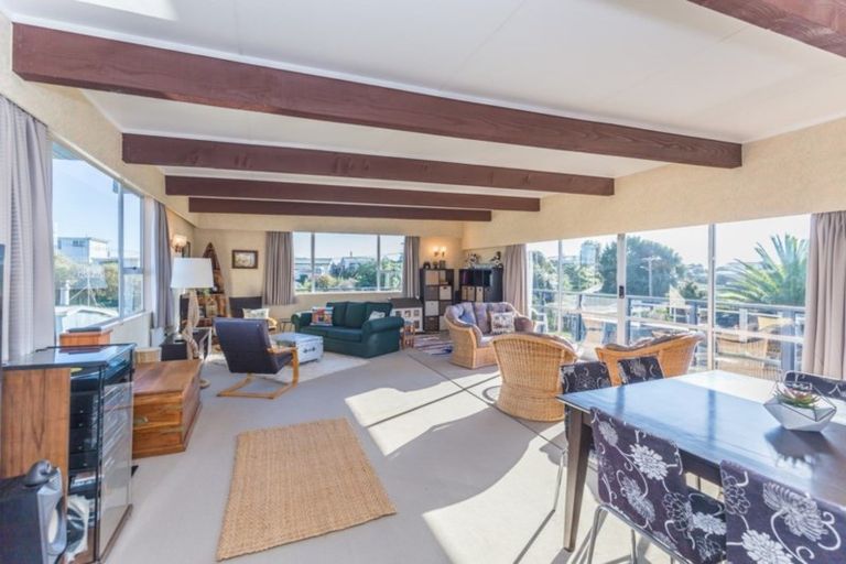 Photo of property in 20 Kent Avenue, Waitarere Beach, Levin, 5510