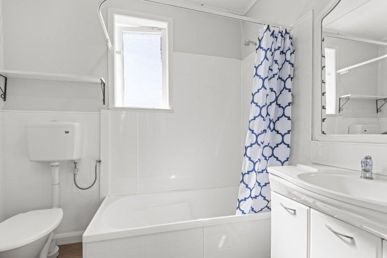 Photo of property in 7 Milne Street, Sanson, 4817